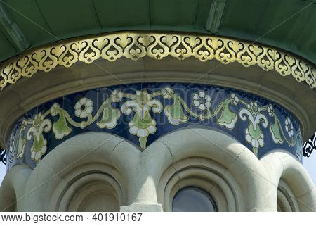 Bila Krynytsia - Outside Decoration Details