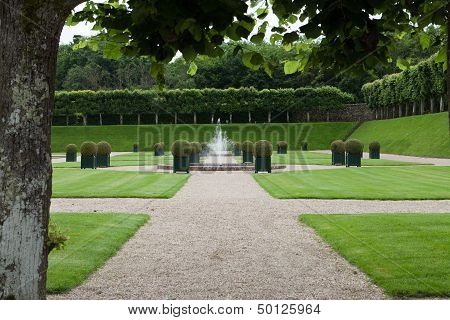 Splendid decorative gardens at castles in France
