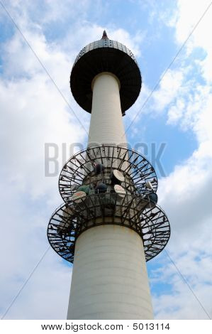 โซลทาวเวอร์