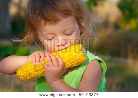 Child To Eat Boiled Corncob