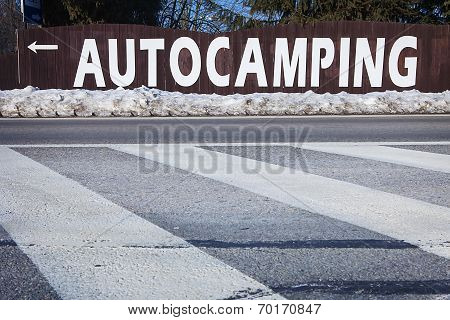 sign indicating an autocamping