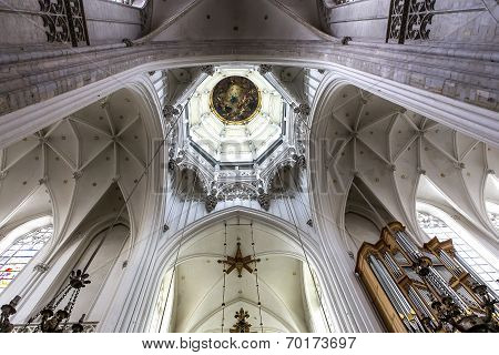 Interiors of Notre dame d'Anvers cathedral, Anvers, Belgium