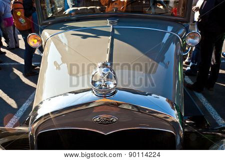Beautiful Oldtimer Take Place In The Mtk Classics 2011 To Support The Politician Cyriax