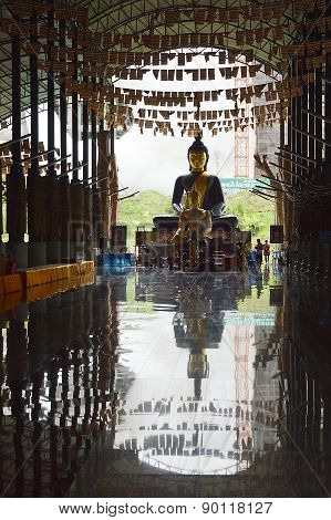 Buddha reflection