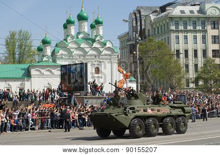 The BTR-80 is an 8x8 wheeled amphibious armoured personnel carrier. Victory Day Parade to commemorat