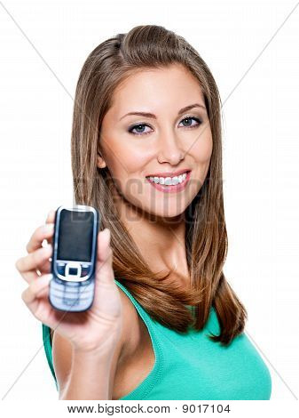 Donna mostrando cellulare