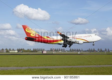 Amsterdam Airport Schiphol - Boeing 747 Of Yangtze River Express Lands