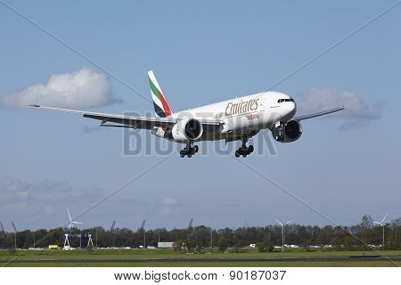 Amsterdam Airport Schiphol - Boeing 777 Of Emirates Skycargo Lands