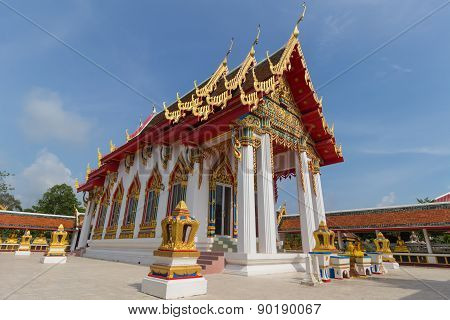 temple under sunlight with clear sky
