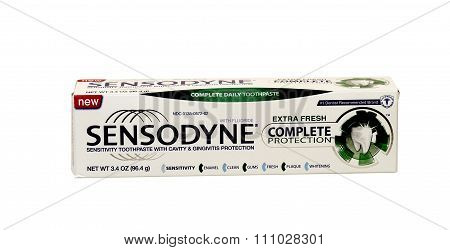Sensodyne Complete Toothpaste