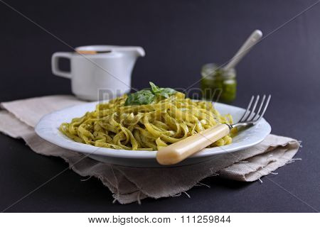 Pasta With Pesto Basil