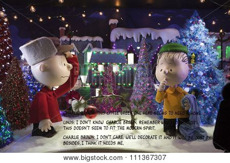 Christmas Peanuts Window Display At Macy's In Nyc