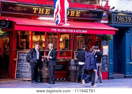 Unidentified People Near Small Pub At Covent Garden Neighborhood, London.