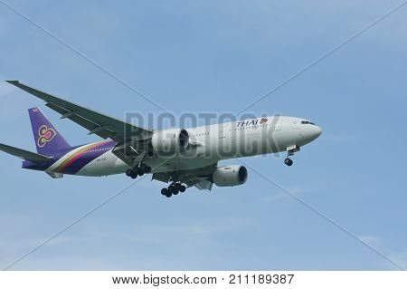 Boeing 777-200 Hs-tjf Of Thaiairway.