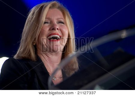 นิวออร์ลีนส์ LA - 18 มิถุนายน: Marsha Blackburn Congressman สหรัฐฯ ของเทนเนสซีอยู่ L พล