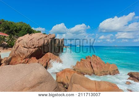 Breaking Big Waves Rocky Beach 