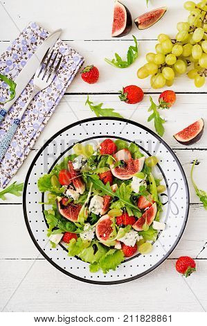 Easy Vegetarian Salad With Figs, Strawberries, Grapes, Blue Cheese 
