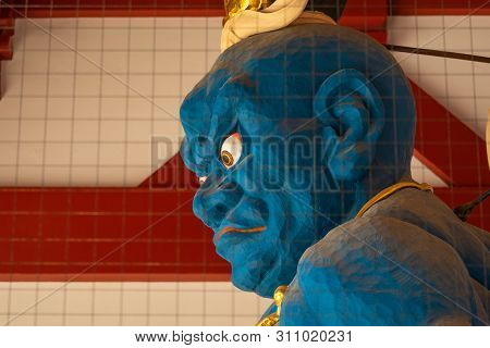 Osaka, Japan - October 28 2018: Nio (benevolent Kings) A Pair Of The Guardians At The Gate Of Shiten