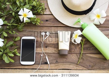 Natural Cosmetics Sunscreen Spf50 Health Care For Skin Face And Body Lotion ,mobile Phone ,hat Of Li