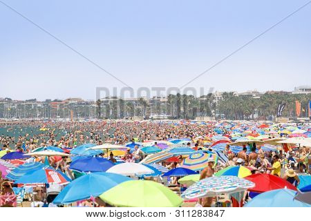 Salou,costa Daurada, Spain - July 7, 2019. A Panoramic View Of The Beach Of Salou, Llevant Beach, On