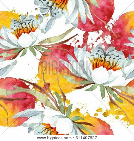 White Epiphillum Oxypetallim Floral Botanical Flowers. Watercolor Illustration Set. Seamless Backgro