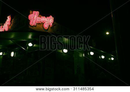Harrys Café De Wheels Sign