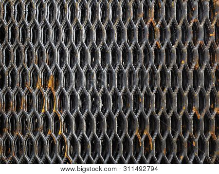 Expanded Metal Sheet. Metal Plate With Holes Can Be Used For Construction Of Steps Or Floor. Metalli
