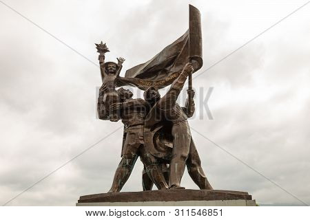 Dien Bien Phu, Vietnam - November 24, 2018: The Battle Of Dien Bien Phu Victory Statue At D1 Hill. A