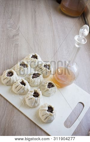 Manti Also Manty, Mantu, Or Manta Is A Type Of Dumpling Popular In Most Turkic Cuisines, As Well As 