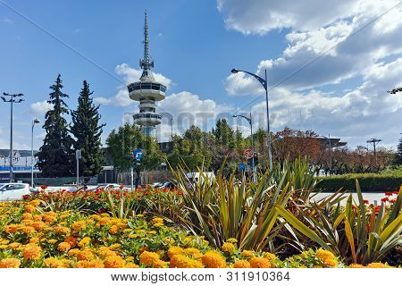 Thessaloniki, Greece - September 30, 2017: Ote Tower And Flowers In Front In City Of Thessaloniki, C