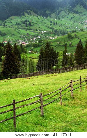 Paysage de montagne en Moldavie, Roumanie, Europe