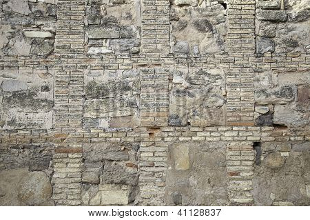 Antico muro medievale