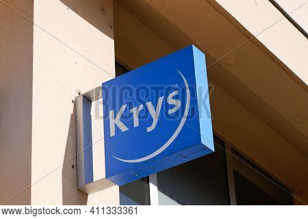 Bordeaux , Aquitaine France - 02 25 2021 : Krys Optical Brand Logo Blue And Text Sign On Optician Sh