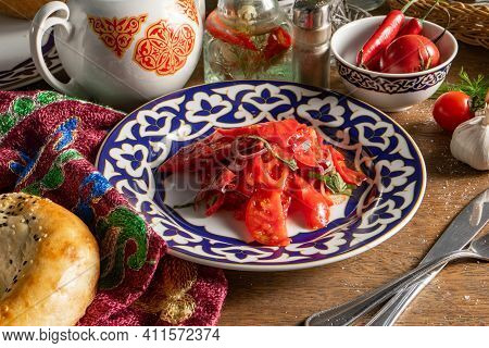 Vegetable Vegan Salad Acecook Juicy Tomatoes With Sweet Onions In A Bowl Of Traditional Uzbek Patter
