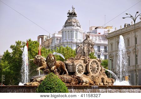 Cibeles-suihkulähde Plaza de Cibeles Madrid, Espanja