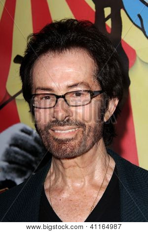 LOS ANGELES - JAN 17: George Chakiris dorazí na 