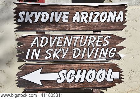 Eloy, Arizona, March 2, 2021:  The Skydive Arizona School Located In Ely Provides Instruction In Sky