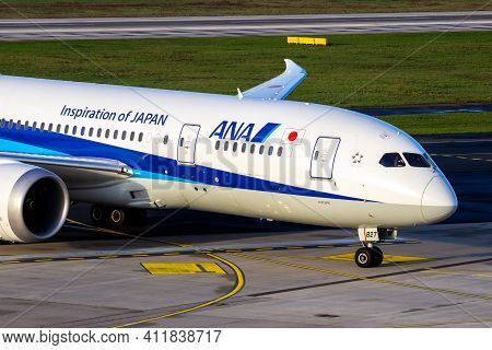 All Nippon Airways (ana) Boeing 787 Dreamliner Passenger Plane Arricing At Dusseldorf Airport. Germa