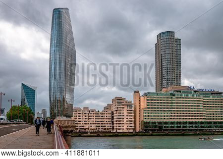 London / Uk - September 20 2018: The Blackfriars Bridge That Spans River Thames With The One Blackfr