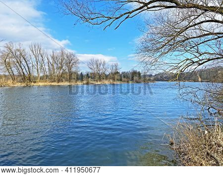 Flach Lake Or Flachsee In The Natural Protection Zone Aargau Reuss River Plain (naturschutzzone Aarg