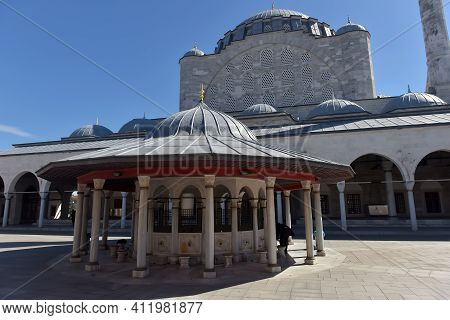 Turkey, Istanbul 14,03,2018 Mihrimah Sultan Mosque In Uskudar District. Muslims And Tourists Walk Th