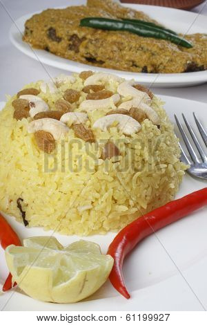 Holde Bhaat - A Yellow Rice Dish from India