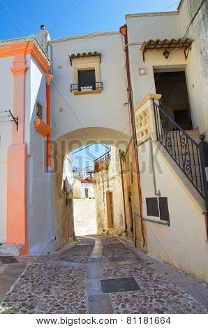 Alleyway. Laterza. Puglia. Italy.