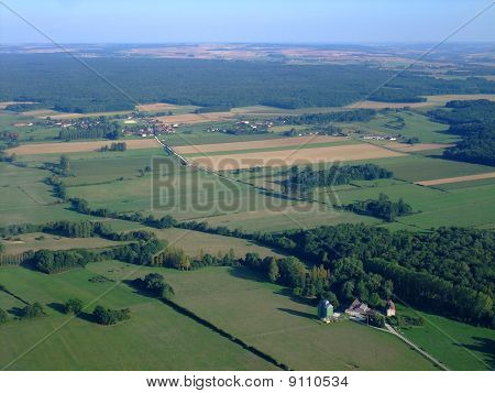 Luftbild des französischen Landschaft North yonne