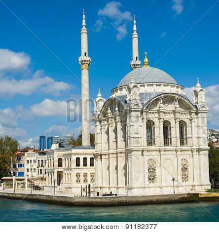 Beautiful Ortakoy Mosque seen from the Bosphorus. The mosque was built in the 19th century by sultan Abdulmecid. Istanbul, Turkey