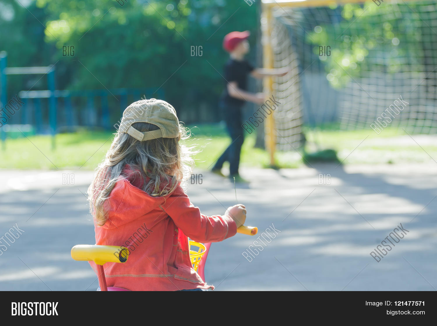Back View Little Girl Image & Photo (Free Trial) | Bigstock