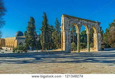 The Medieval Colonnade