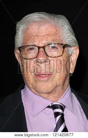 LOS ANGELES - MAR 10:  Carl Bernstein at the Everything Is Copy LA Premiere at the TCL Chinese 6 Theaters on March 10, 2016 in Los Angeles, CA