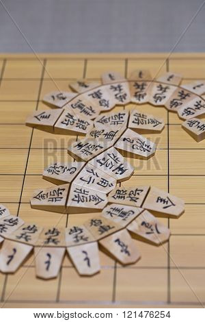 Game of go of the shogi.