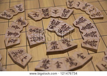 Game of go of the shogi.